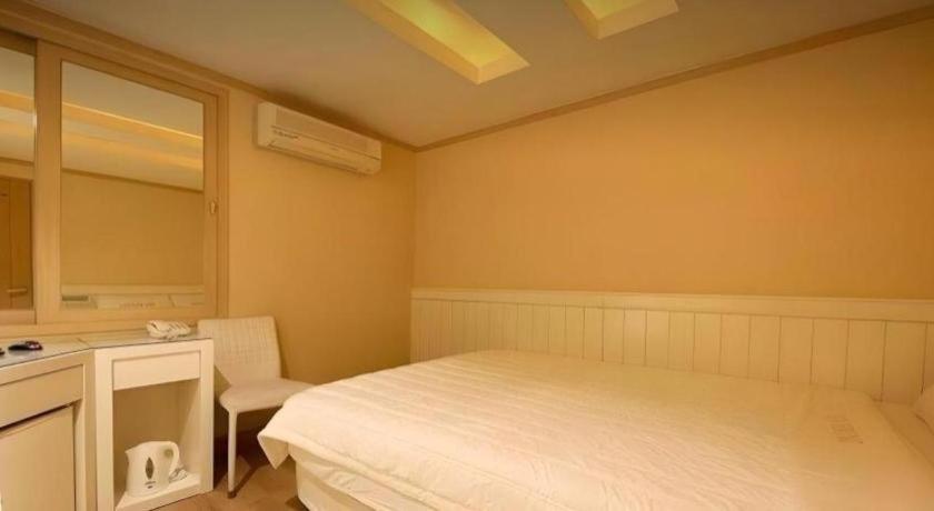 Sinyoung Motel Seoul Ngoại thất bức ảnh