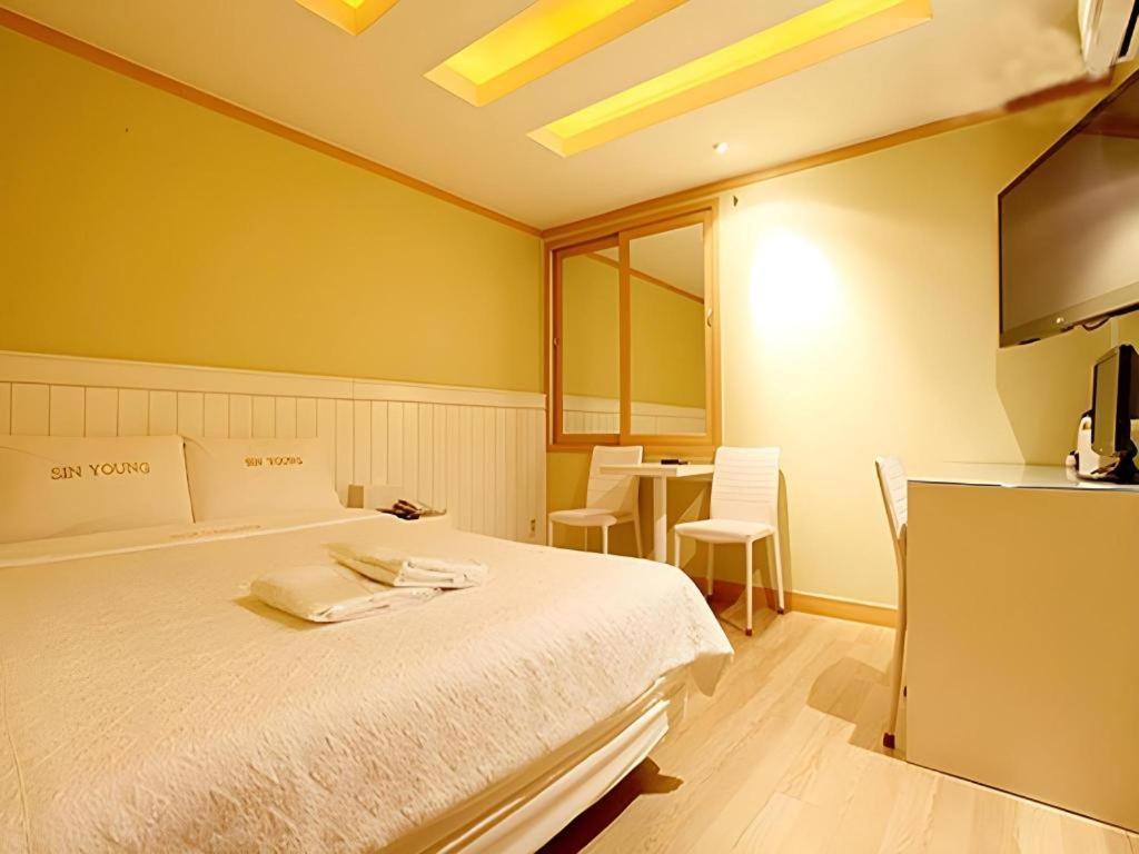 Sinyoung Motel Seoul Ngoại thất bức ảnh