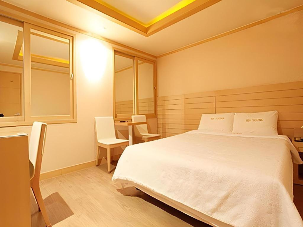 Sinyoung Motel Seoul Ngoại thất bức ảnh