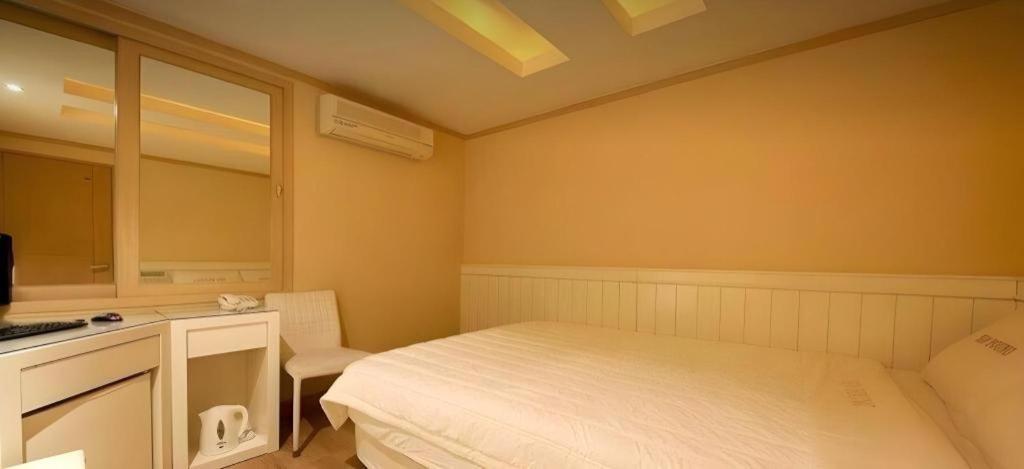 Sinyoung Motel Seoul Ngoại thất bức ảnh